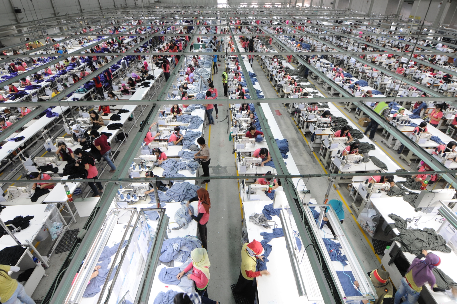 Tối ưu vận hành 1.400 công nhân: Nhà máy may Thái Bình thúc đẩy chuyển đổi số với giải pháp chấm công AI không dừng, không chạm